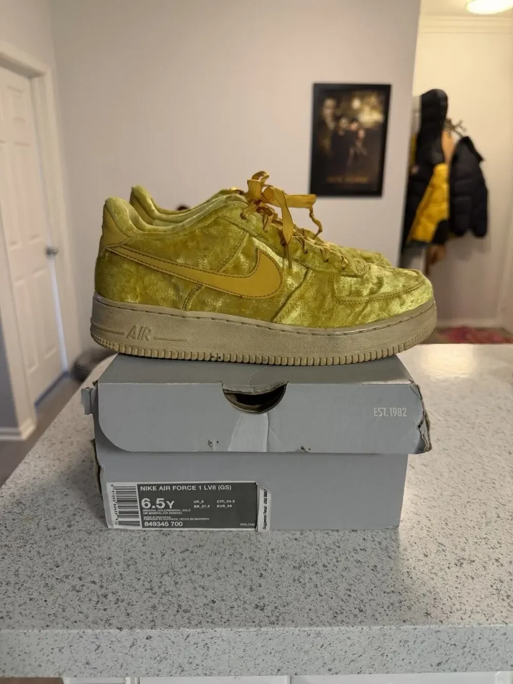 Nike Air Force 1 LV8 GS Mineral Gold Velvet Youth Sz 6.5Y 849345-700 OG Box